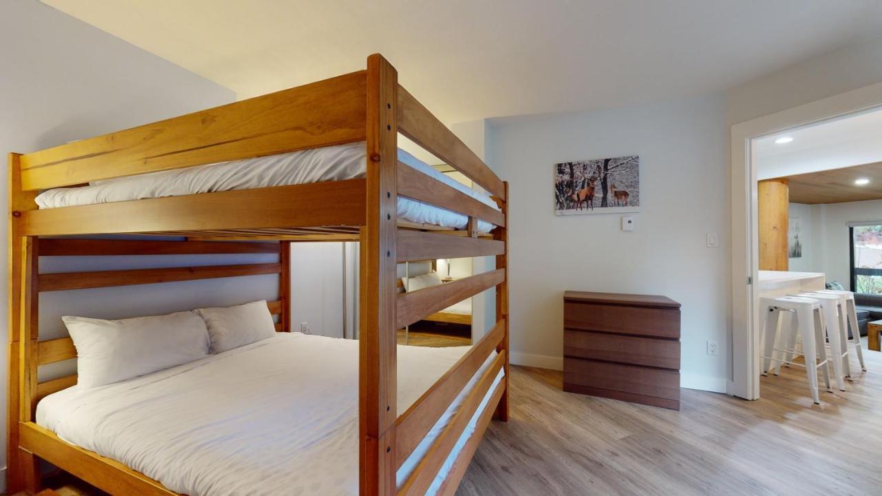 Ironwoods On Blueberry Hill By Whistler Blackcomb Vacation Rentals Eksteriør billede