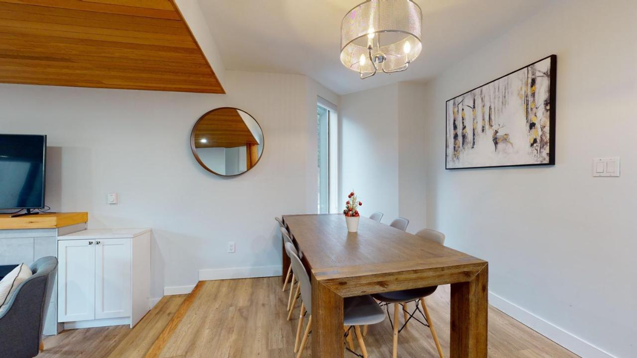 Ironwoods On Blueberry Hill By Whistler Blackcomb Vacation Rentals Eksteriør billede