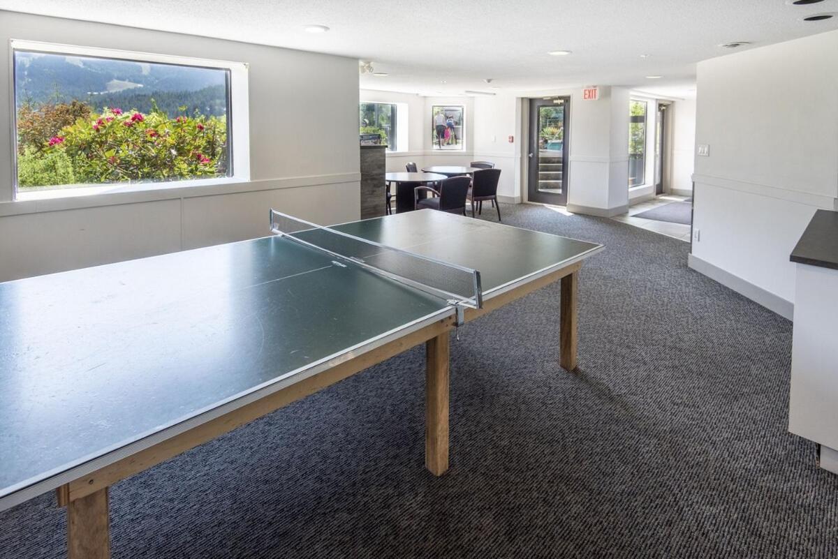 Ironwoods On Blueberry Hill By Whistler Blackcomb Vacation Rentals Eksteriør billede