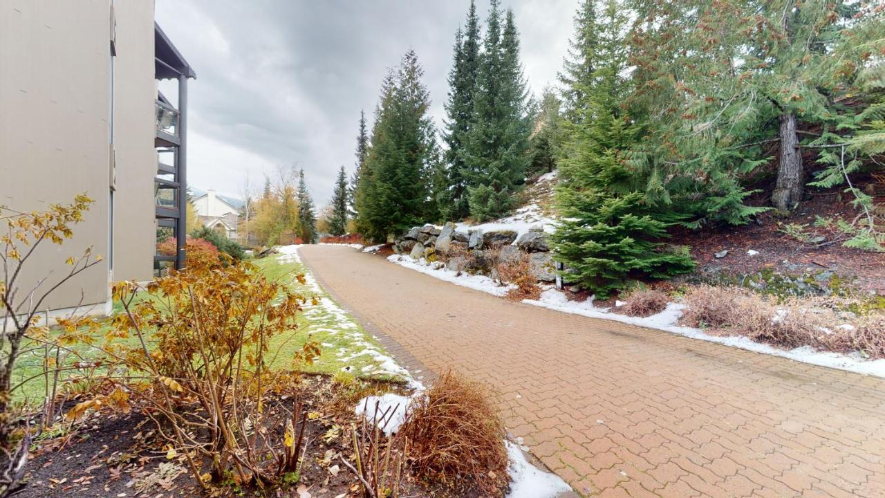 Ironwoods On Blueberry Hill By Whistler Blackcomb Vacation Rentals Eksteriør billede