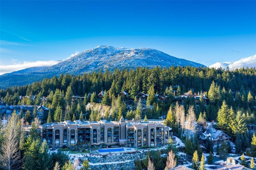 Ironwoods On Blueberry Hill By Whistler Blackcomb Vacation Rentals Eksteriør billede