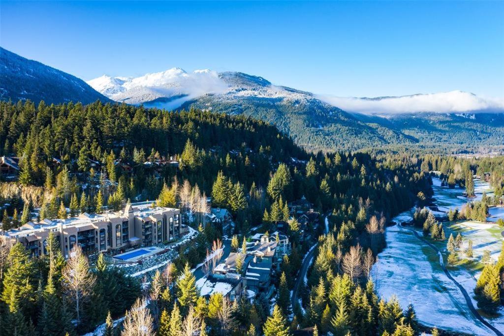 Ironwoods On Blueberry Hill By Whistler Blackcomb Vacation Rentals Eksteriør billede