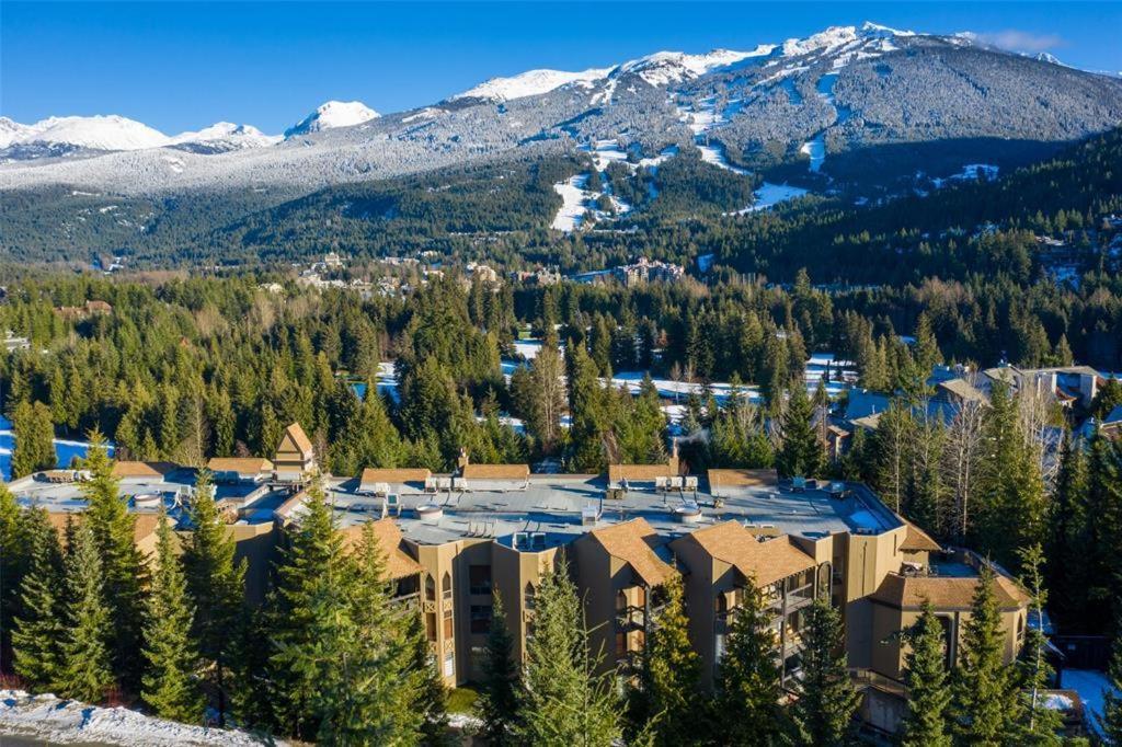 Ironwoods On Blueberry Hill By Whistler Blackcomb Vacation Rentals Eksteriør billede